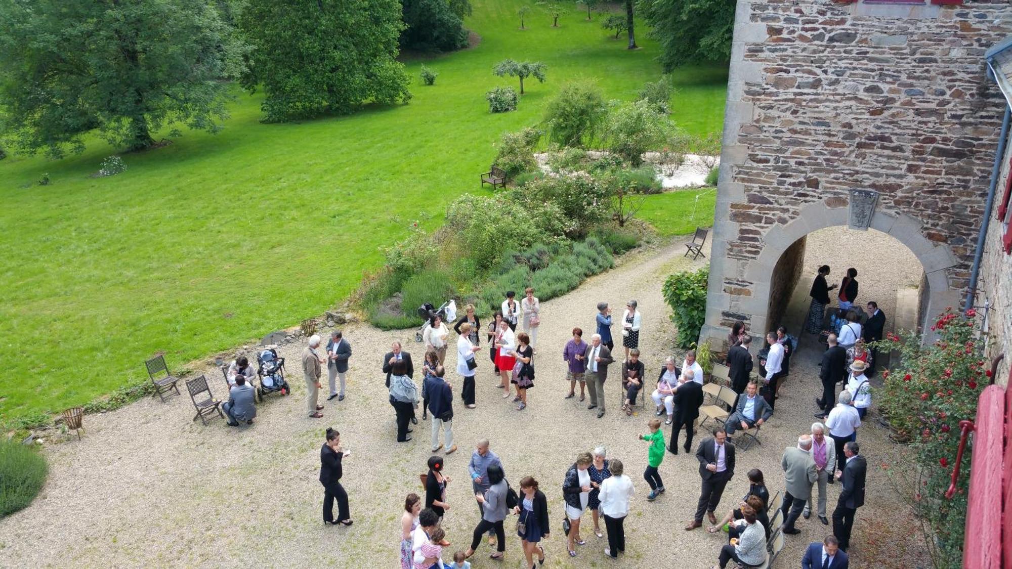 Chateau De Bellefond Lagrauliere Bagian luar foto